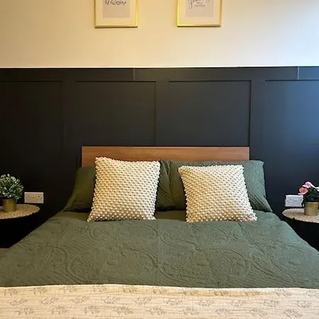 Newly Renovated & Modern 2-Br Close To Canary Wharf London Exterior photo