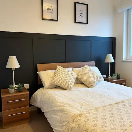 Newly Renovated & Modern 2-Br Close To Canary Wharf London Exterior photo