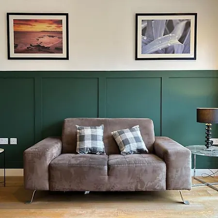 Newly Renovated & Modern 2-Br Close To Canary Wharf London Exterior photo