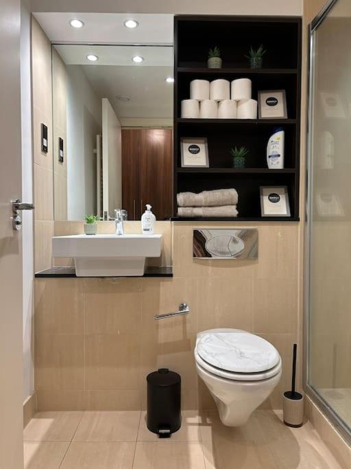 Appartamento Newly Renovated & Modern 2-br Close To Canary Wharf
